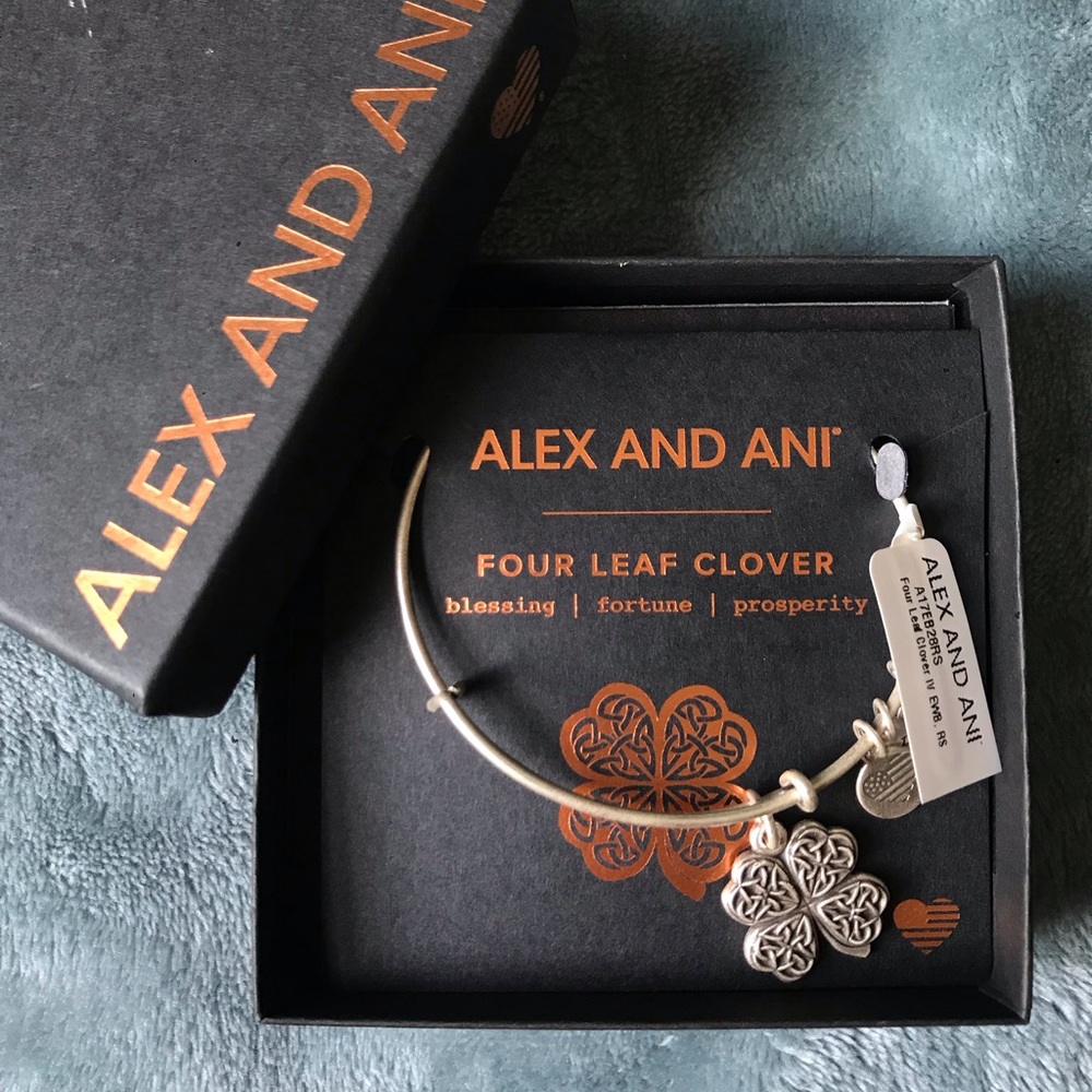 ‼️CLOSET CLOSING‼️Four Leaf Clover Alex and Ani